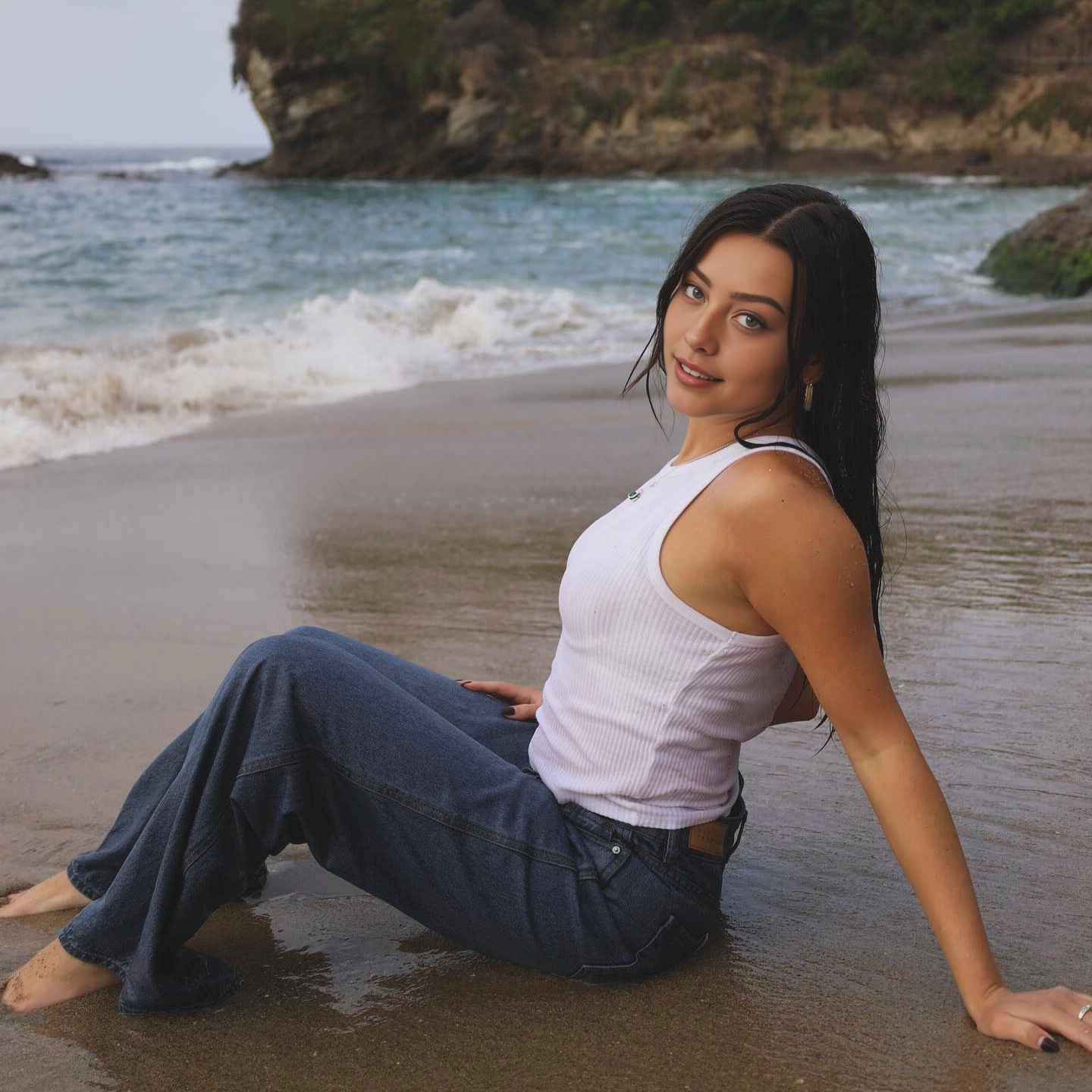 Yuna model posing